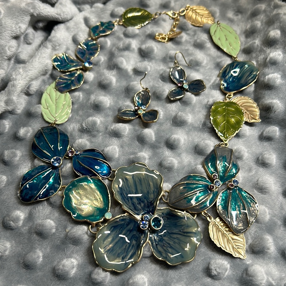 Gorgeous Coldwater Creek Floral Earring and Necklace  Set